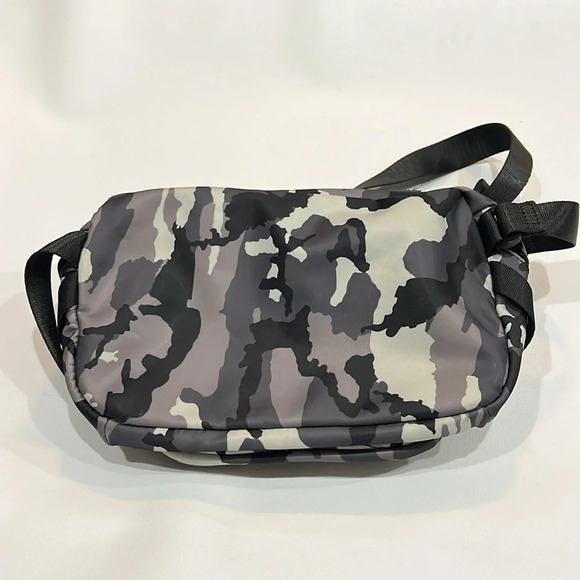 Guess men’s waist pack - Camo - Picture 5 of 8